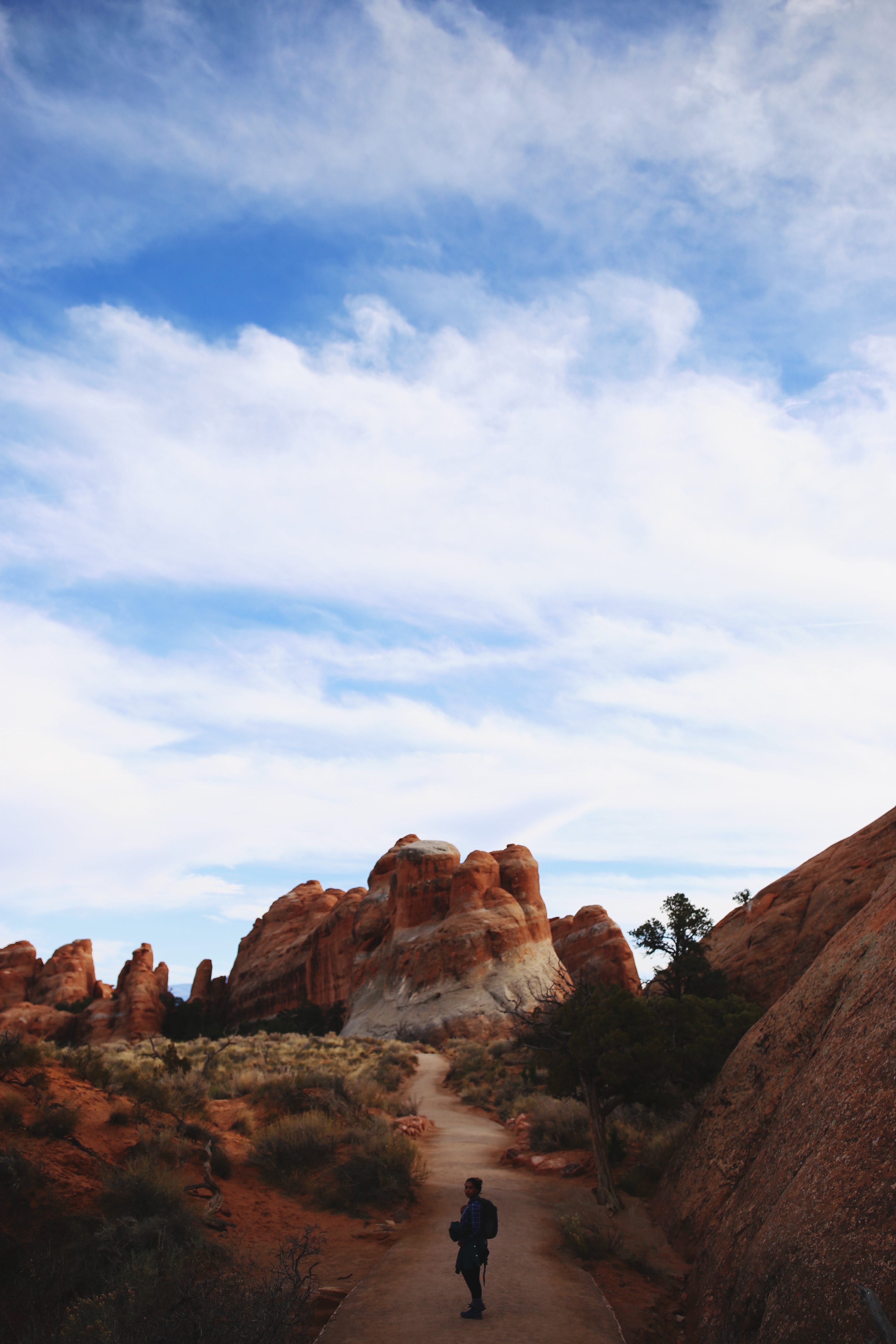 great outdoors, devils garden trail, red rocks, girl hiking, desert